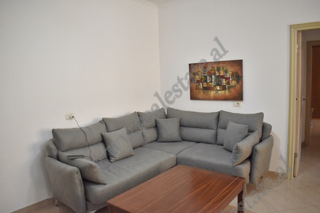 Apartament 3+1 me qira prane Zogut te Zi ne Tirane